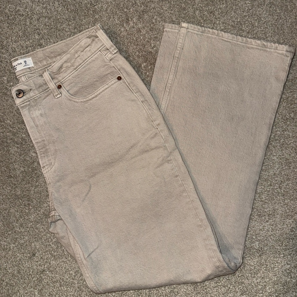 A&F The Baggy Low Rise Jeans NWOT